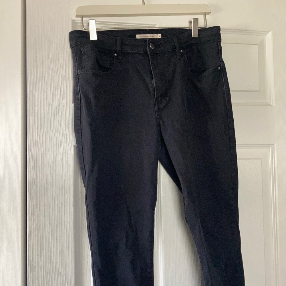 Levi’s 721 high rise skinny black jeans